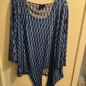Beautiful like new Rafaela 2x Womens top with slash tie